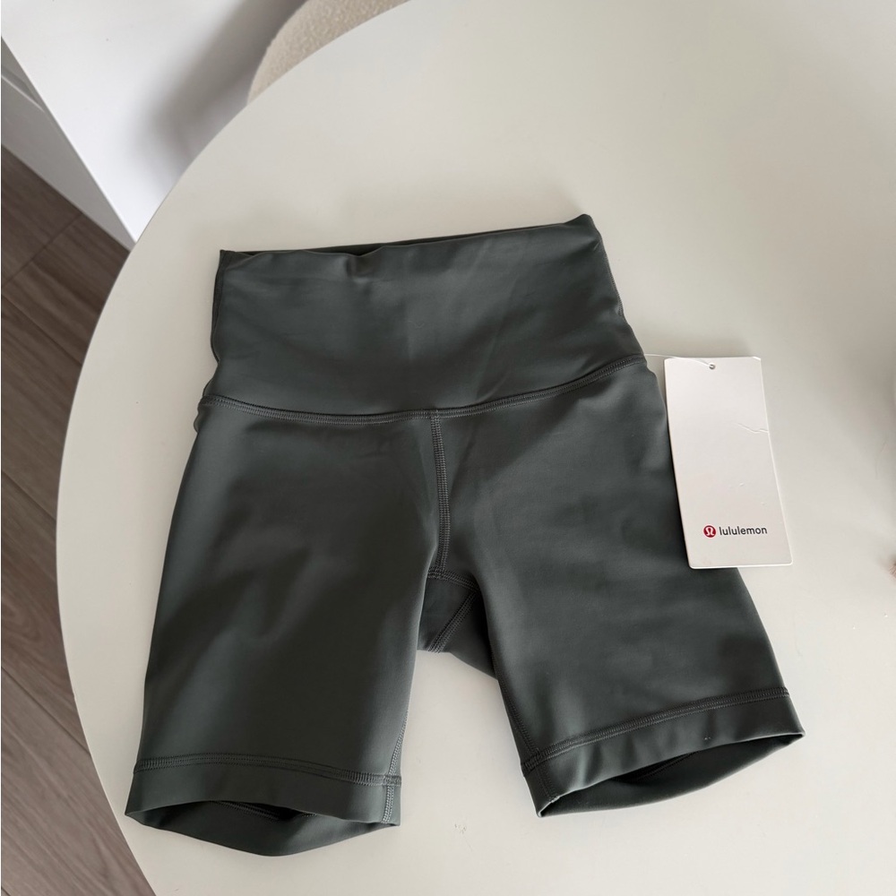 lululemon athletica Women's green High-Waisted Shorts NEW IN TAGS